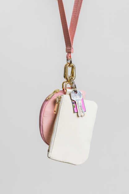 Tabi wristlet in Sakura