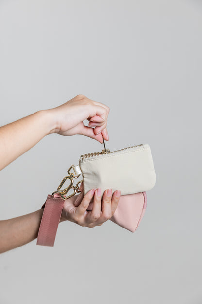 Tabi wristlet in Sakura